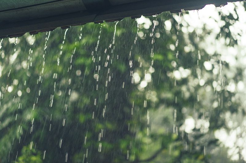 lluvia en edificios