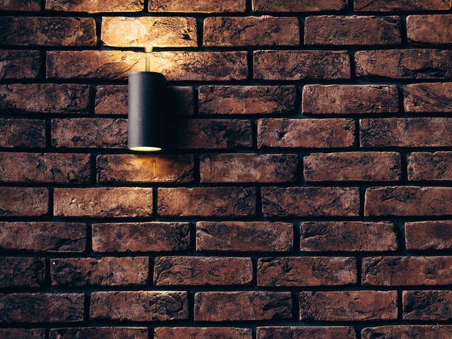 lampara en muro